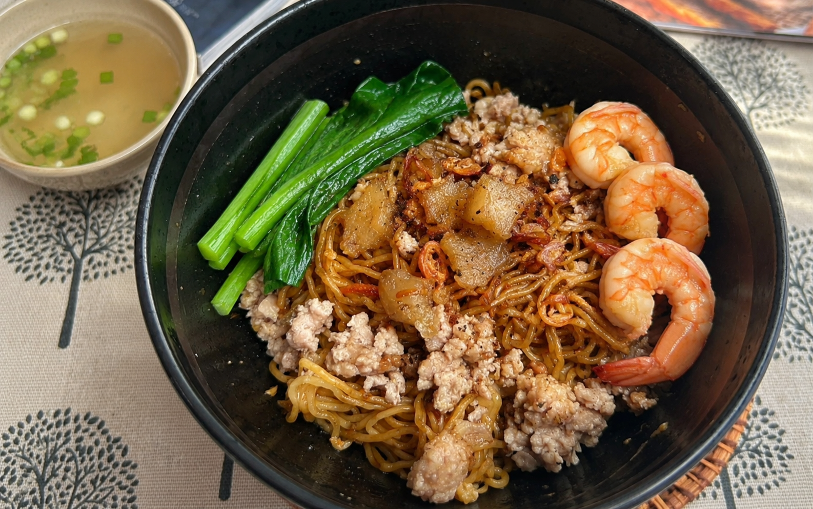 Dry Mixed Noodles with Shrimp & Minced Pork